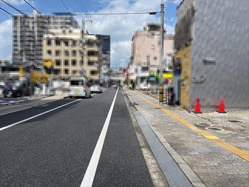 前面道路（南側から撮影）