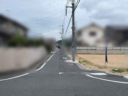 北側道路（西側から撮影）