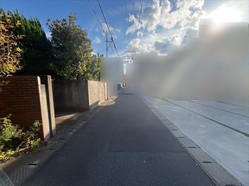 前面道路（北から南にかけて）