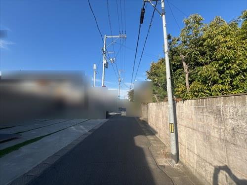 前面道路（南から北にかけて）