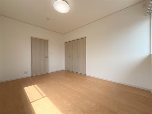 2階北側洋室(約7.3帖)