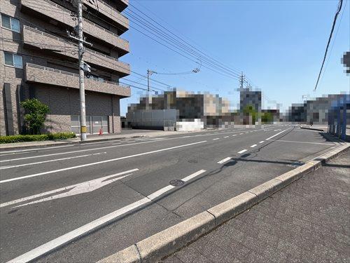 物件含む前面道路(北→南)