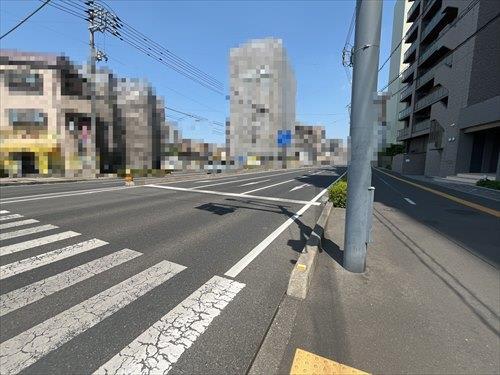 物件含む前面道路(北→東)