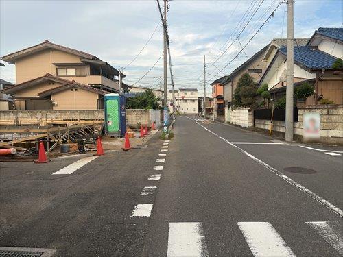 南東側前面道路(令和6年7月撮影）