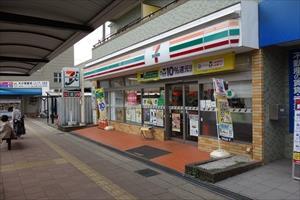 セブンイレブン鴻巣駅西口店　80ｍ