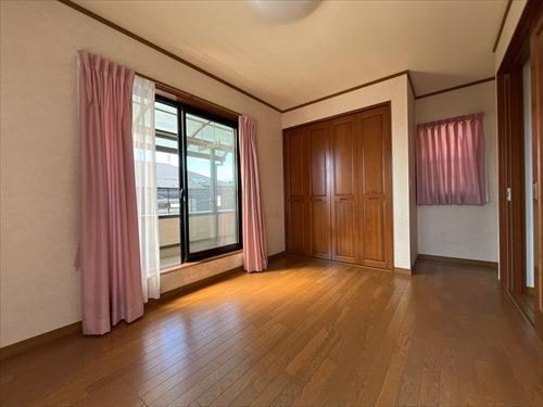 2階南西側洋室2