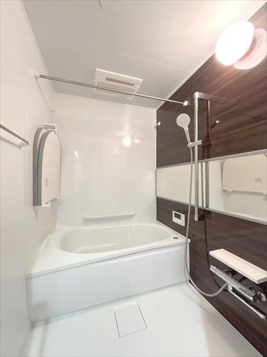 浴室(追い焚き・浴室乾燥機付)