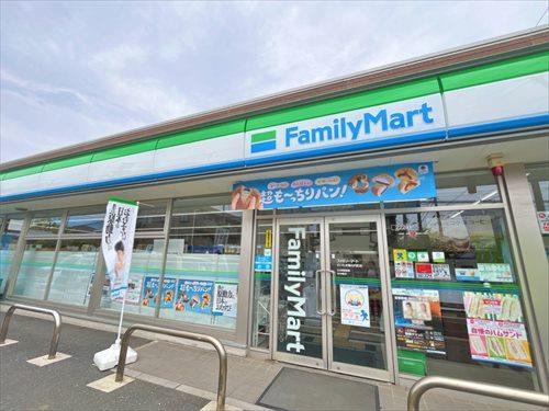 ファミリーマート-630m