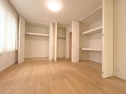 洋室約7.5帖_収納