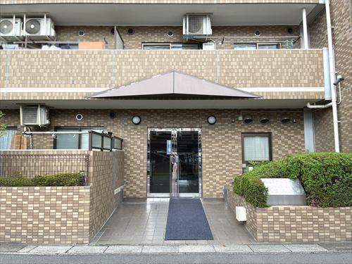 エントランス（2025年10月撮影）