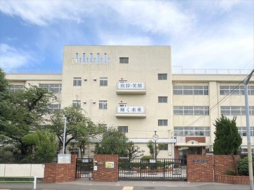 大田区立出雲中学校まで870m