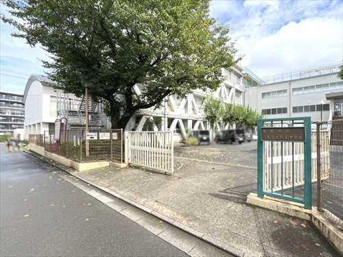 三鷹市立第五中学校まで520m