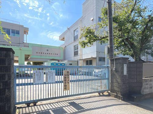 春日部市立南桜井小学校まで1980m