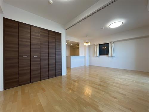 西側洋室約5帖1