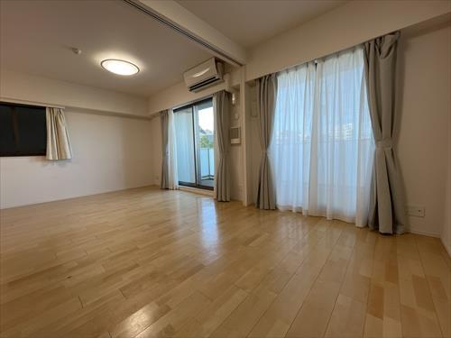 西側洋室約5帖2