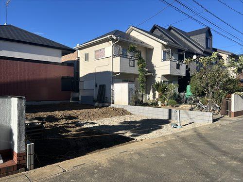 建築中の外観（2025年11月撮影）