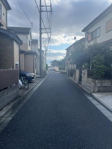 前面道路（2025年10月撮影）