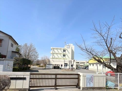 桶川市立日出谷小学校まで1290m