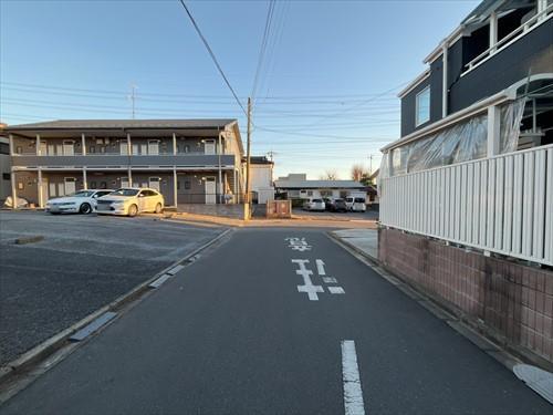 北東側前面道路2