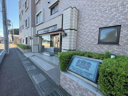 エントランス※2025年12月撮影