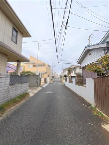 前面道路（南西側）‐2026年2月撮影