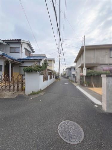 前面道路（南西側）‐2026年2月撮影