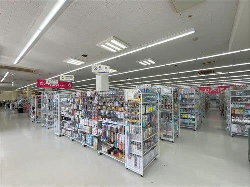 ダイソーコモディイイダ大宮七里店410m ダイソーコモディイイダ大宮七里店410m