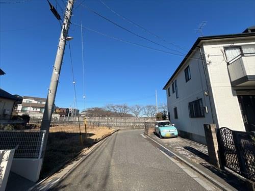 前面道路写真（2025年12月撮影）