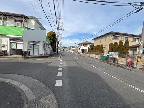 北東側前面道路①（2026年2月撮影）