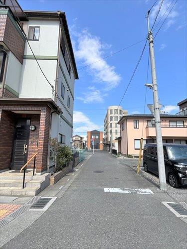 南東側前面道路‐2026年3月撮影