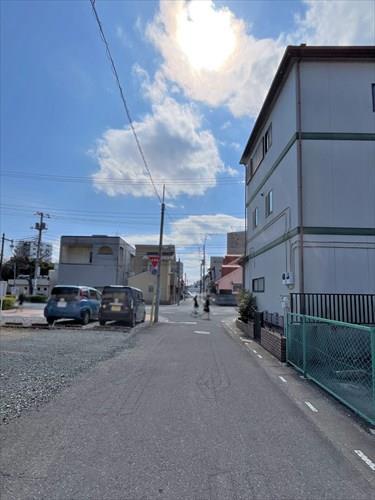 南東側前面道路‐2026年3月撮影