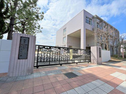 春日部市立粕壁小学校‐480m