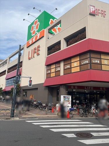 ライフ千川駅前店まで1540m
