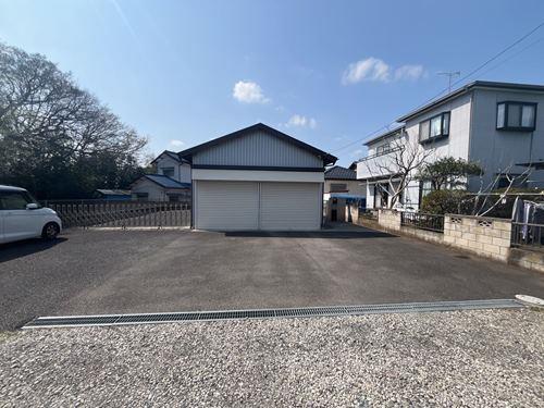 物件正面　車庫