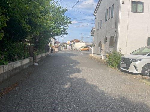 前面道路（西から東向きへ）