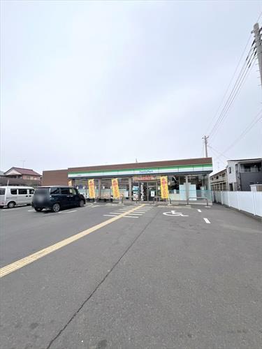 ファミリーマート岩槻西町店510ｍ