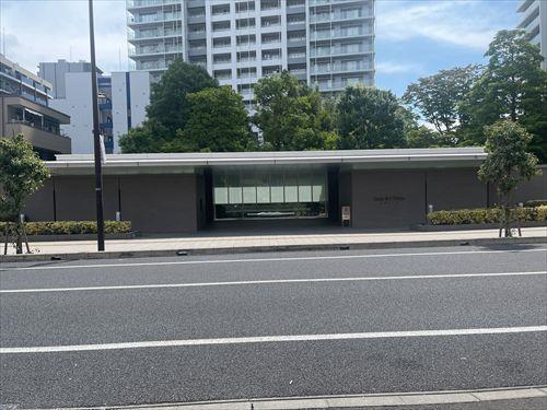 前面道路含む外観（2026年7月撮影）
