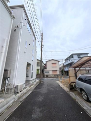 北西側前面道路‐2026年9月撮影