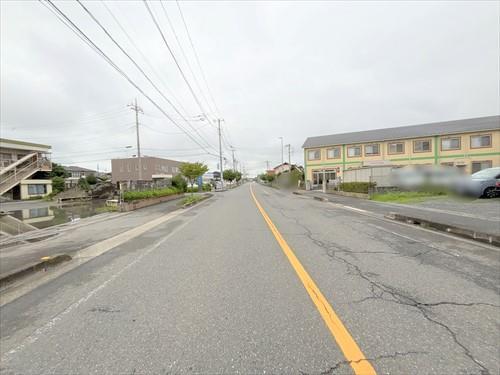 南東側前面道路