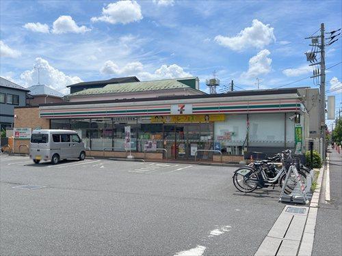 セブンイレブン草加稲荷中央通り店400m