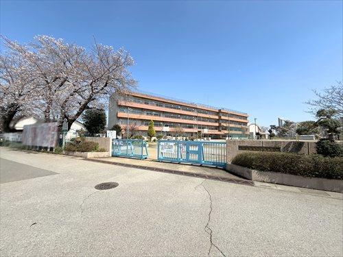 蓮田市立黒浜西中学校-890m
