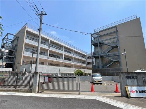 さいたま市立栄小学校-340m