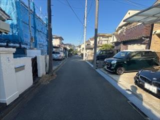 西側前面道路