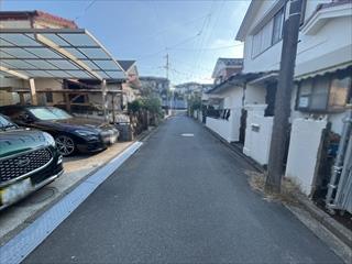 西側前面道路