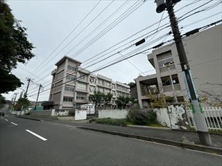 横須賀市立鴨居中学校まで1390m