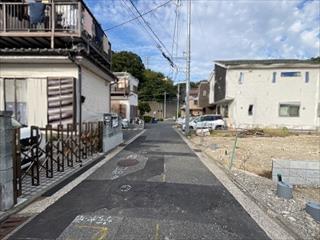 西側前面道路