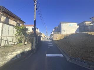 北西側前面道路