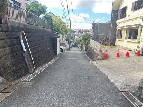 現地前面道路（2025年9月撮影）