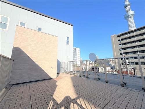 屋上：スカイバルコニー