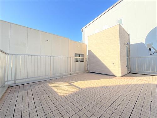 屋上：スカイバルコニー